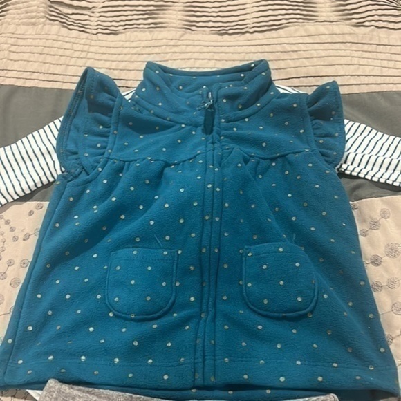 Carter’s3 pieces baby girl set - Picture 2 of 5